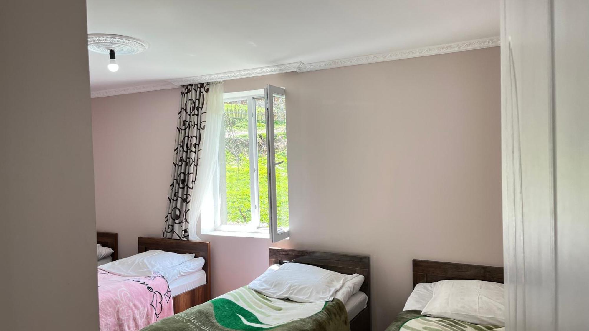 Zhabeshi Ciuri'S Guesthouse מראה חיצוני תמונה